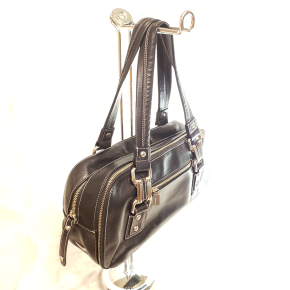 Perlina Soft Leather Shoulder Bag - Picture 2 of 8